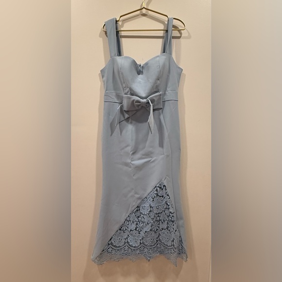 Fehaute Dresses & Skirts - Elegant Light Blue Sleeveless Dress with Lace Detail